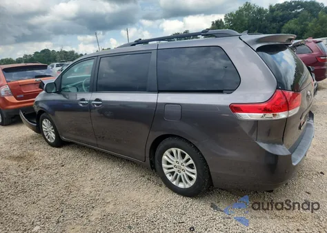 2014 Toyota Sienna Xle z USA, uszkodzony, nr VIN 5TDYK3DC9ES435980
